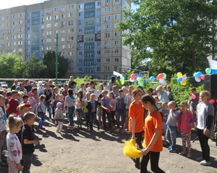 Александра Сызранцева оказала поддержку в организации праздника для детей пос. Северный